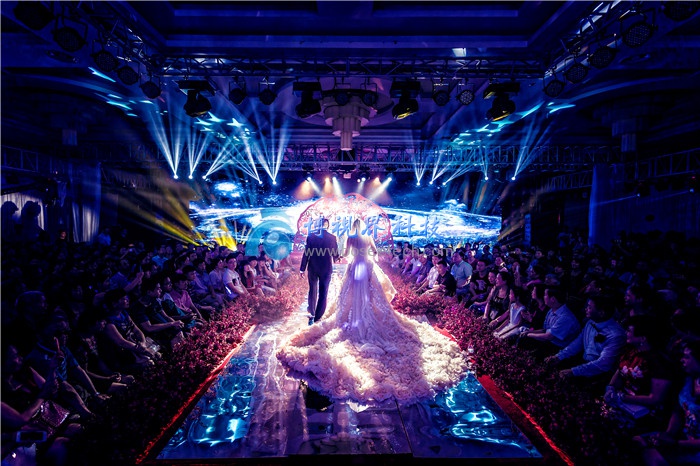 5D全息宴會(huì)廳與傳統(tǒng)宴會(huì)廳的競(jìng)爭(zhēng)優(yōu)勢(shì)分析-博視界科技